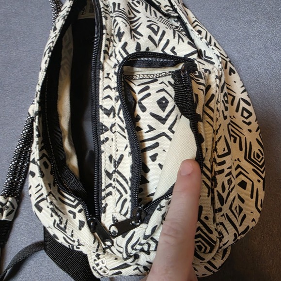 Kavu Mini Rope Bag Surf Eddy Pattern Crossbody Purse - Picture 5 of 9